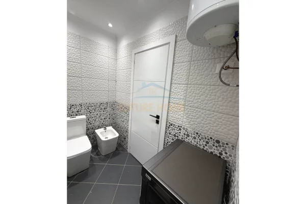 Shtepi ne shitje Apartament ne Tirane, 2+1, Mobilimi E mobiluar, Pagesa 165,000  Euro.
