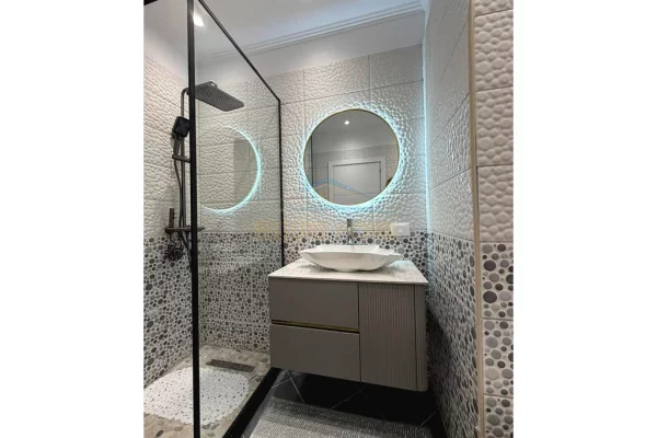 Shtepi ne shitje Apartament ne Tirane, 2+1, Mobilimi E mobiluar, Pagesa 165,000  Euro.