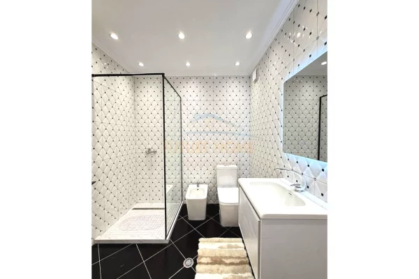 Shtepi ne shitje Apartament ne Tirane, 2+1, Mobilimi E mobiluar, Pagesa 165,000  Euro.