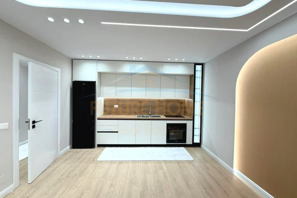 Shtepi ne shitje Apartament ne Tirane, 2+1, Mobilimi E mobiluar, Pagesa 165,000  Euro.