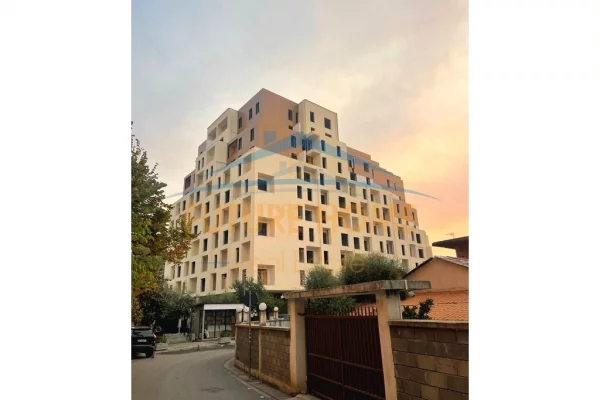 Shtepi ne shitje Apartament ne Tirane, 2+1, Mobilimi Bosh, pa mobiluar, Pagesa 210,000  Euro.