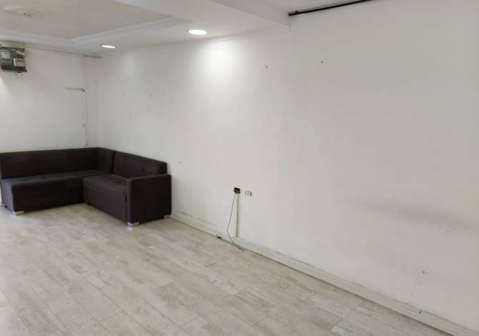 Business Property for Rent 3+1 in Tirana - 300 Euro