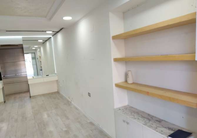Business Property for Rent 3+1 in Tirana - 300 Euro