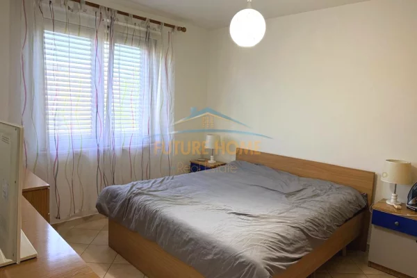 Shtepi me qera Apartament ne Tirane, 1+1, Mobilimi E mobiluar, Pagesa 50,000  Leke.