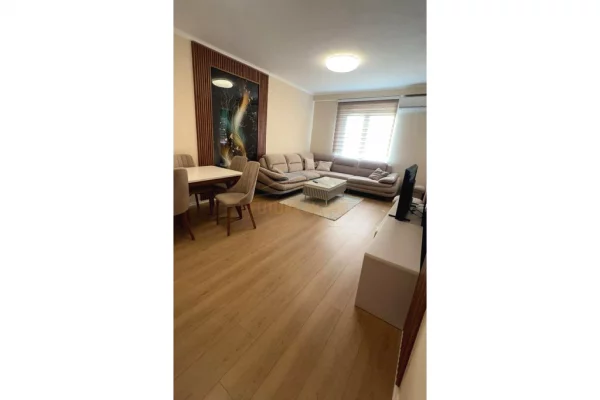 Qera, Apartament 2+1+2 + Post Parkimi, Grand Gallery, Tirane, UNA69345