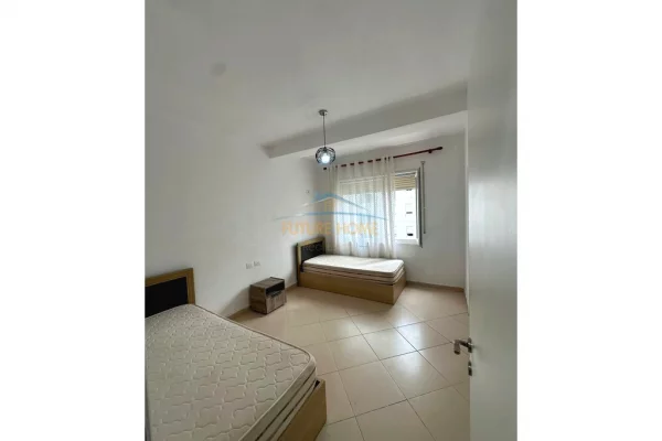 Shtepi me qera Apartament ne Tirane, 2+1, Mobilimi E mobiluar, Pagesa 450  Euro.
