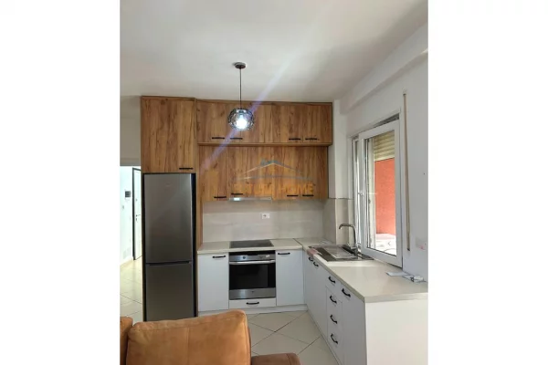 Shtepi me qera Apartament ne Tirane, 2+1, Mobilimi E mobiluar, Pagesa 450  Euro.