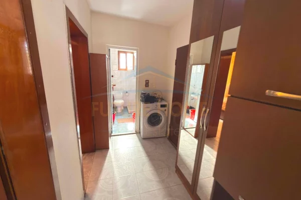 Shtepi me qera Apartament ne Tirane, 2+1, Mobilimi E mobiluar, Pagesa 500  Euro.
