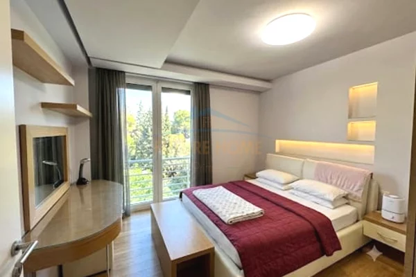 Shtepi ne shitje Apartament ne Tirane, 3+1, Mobilimi E mobiluar, Pagesa 255,240  Euro.