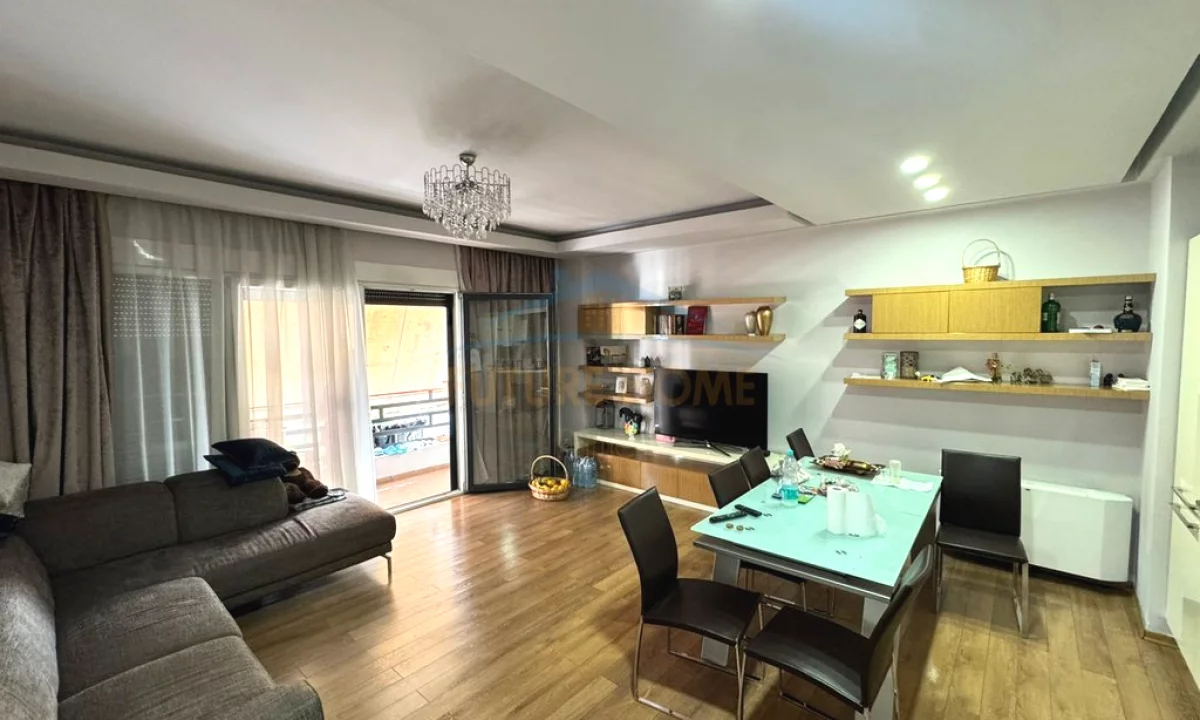 Shtepi ne shitje Apartament ne Tirane, 3+1, Mobilimi E mobiluar, Pagesa 255,240  Euro.