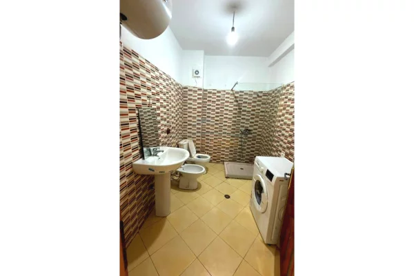 Shtepi me qera Apartament ne Tirane, 1+1, Mobilimi E mobiluar, Pagesa 350  Euro.