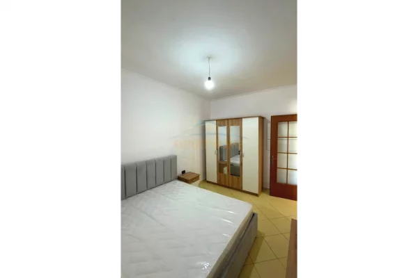 Shtepi me qera Apartament ne Tirane, 1+1, Mobilimi E mobiluar, Pagesa 350  Euro.