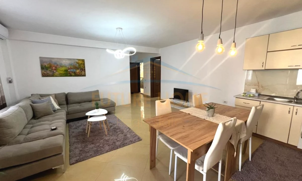 Shtepi me qera Apartament ne Tirane, 2+1, Mobilimi E mobiluar, Pagesa 700  Euro.