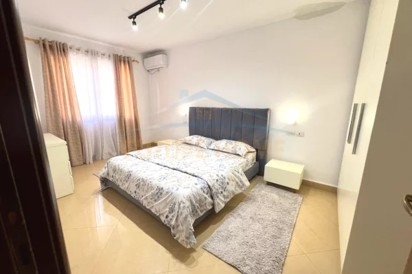 Shtepi me qera Apartament ne Tirane, 2+1, Mobilimi E mobiluar, Pagesa 700  Euro.