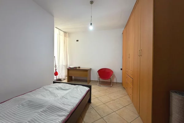 Shtepi me qera Apartament ne Tirane, 2+1, Mobilimi E mobiluar, Pagesa 650  Euro.