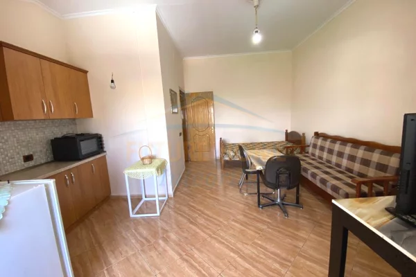 Shtepi me qera 1+1 ne Tirane - 400 Euro