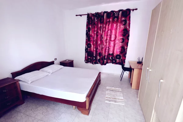 Shtepi me qera Shtepi Private ne Tirane, 1+1, Mobilimi E mobiluar, Pagesa 31,000  Leke.