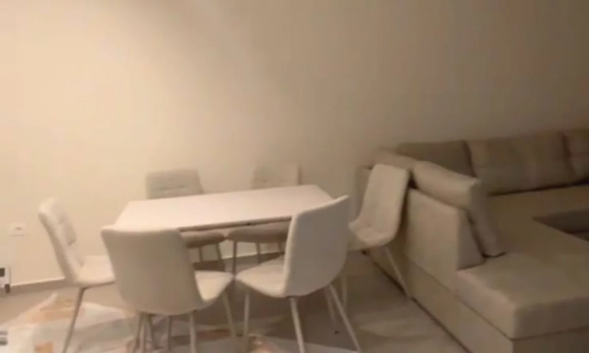 Shtepi me qera Apartament ne Tirane, 1+1, Mobilimi E mobiluar, Pagesa 40,000  Leke.