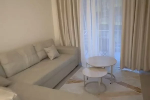 Shtepi me qera Apartament ne Tirane, 1+1, Mobilimi E mobiluar, Pagesa 40,000  Leke.