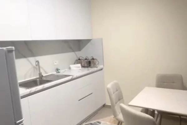 Shtepi me qera Apartament ne Tirane, 1+1, Mobilimi E mobiluar, Pagesa 40,000  Leke.