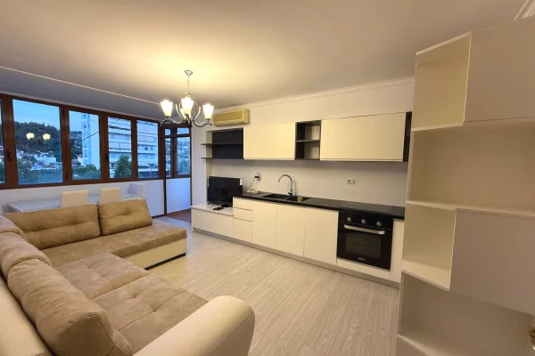 Shtepi me qera 1+1 ne Vlore - 33,000 Leke