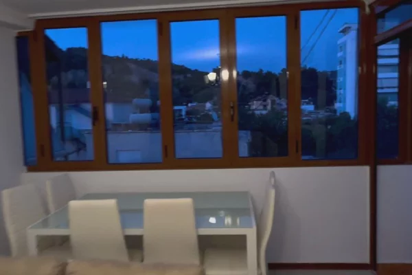 Shtepi me qera Apartament ne Vlore, 1+1, Mobilimi E mobiluar, Pagesa 33,000  Leke.