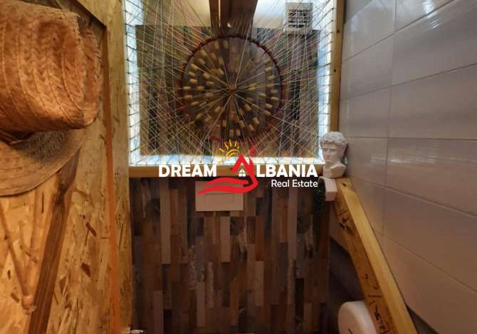 Jepet me qera Bar Restorant Piceri buze rruges se Kavajes prane Condor Center (ID 4271814)