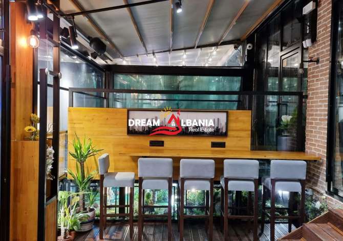 Jepet me qera Bar Restorant Piceri buze rruges se Kavajes prane Condor Center (ID 4271814)