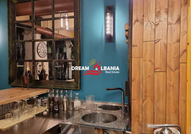 Jepet me qera Bar Restorant Piceri buze rruges se Kavajes prane Condor Center (ID 4271814)