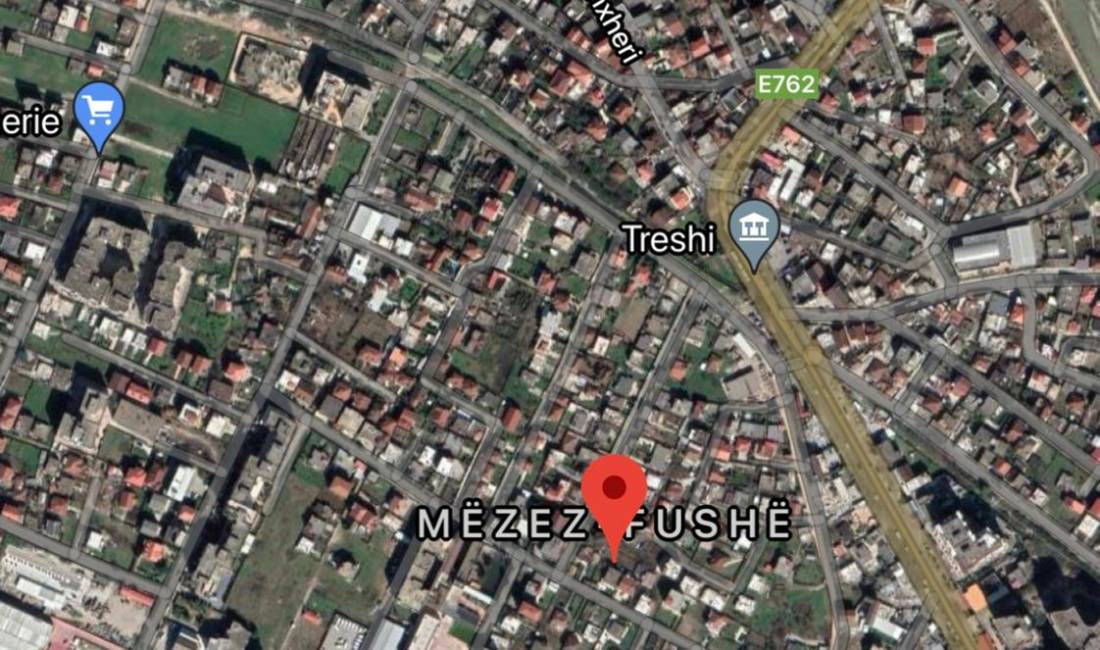 Toke truall ne shitje tek kthesa e Kamzes ne rrugen Zydi Herri ne Tirane (ID 4191072)