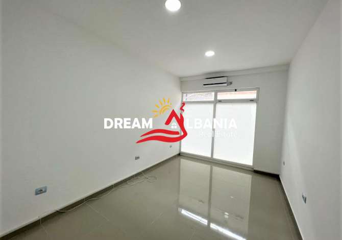 Dyqan ne shitje ne Vasil Shanto prane “Ish Diplomatit” ne Tirane (ID 4171404)