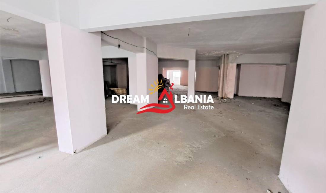 Ambient dublex me qera ne rrugen Dritan Hoxha, ne afersi te ProCredit Bank ne Tirane (ID 4261881)