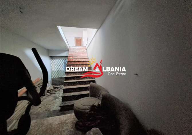 Ambient dublex me qera ne rrugen Dritan Hoxha, ne afersi te ProCredit Bank ne Tirane (ID 4261881)