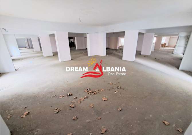 Ambient dublex me qera ne rrugen Dritan Hoxha, ne afersi te ProCredit Bank ne Tirane (ID 4261881)