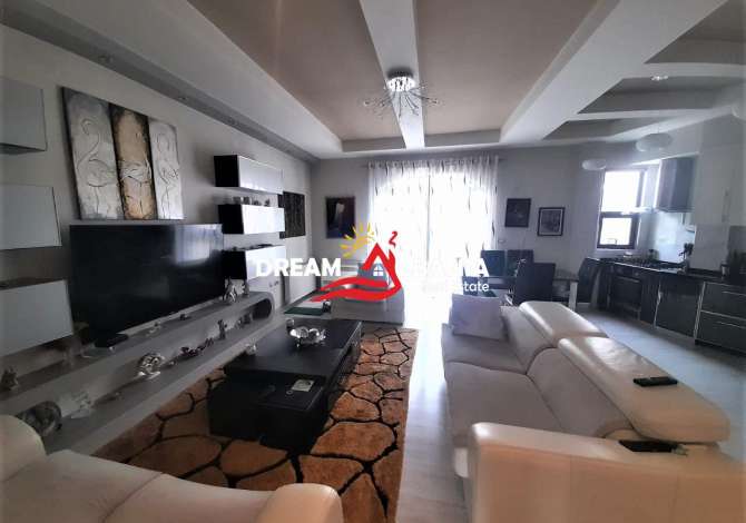 Casa in vendita 7+1 a Tirana - 660,000 Euro