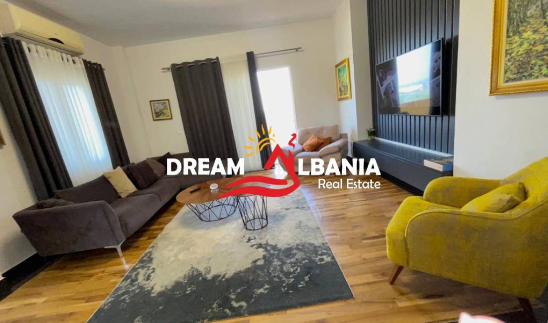 Shtepi me qera Vila Luksoze ne Tirane, 6+1, Mobilimi E mobiluar, Pagesa 3,000  Euro.