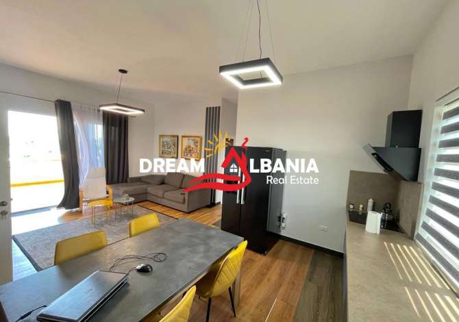 Shtepi me qera Vila Luksoze ne Tirane, 6+1, Mobilimi E mobiluar, Pagesa 3,000  Euro.