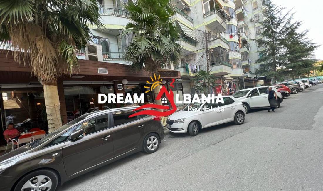 Bar Kafe-Lounge ne shitje tek Tregu Elektrik prane Bar Britaku ne Tirane (ID 4171438)