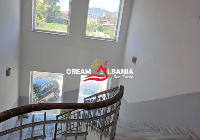 Ambient biznesi me qera 4+1 ne Tirane - 700 Euro