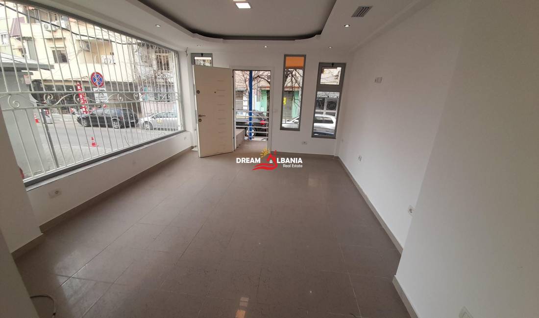Zyre me qera tek Rruga e Durresit ne kryqezim me Rrugen e Bogdaneve ne Tirane (ID 4261117)