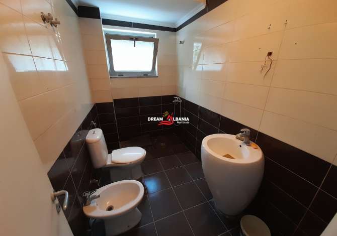 Zyre me qera tek Rruga e Durresit ne kryqezim me Rrugen e Bogdaneve ne Tirane (ID 4261117)