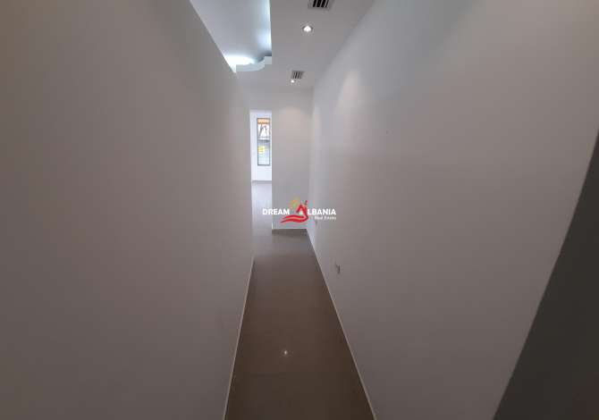 Zyre me qera tek Rruga e Durresit ne kryqezim me Rrugen e Bogdaneve ne Tirane (ID 4261117)