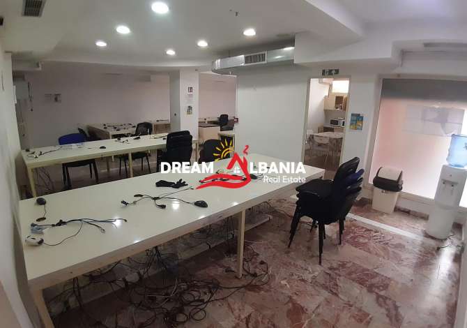 Ambient biznesi me qera 3+1 ne Tirane - 2,500 Euro
