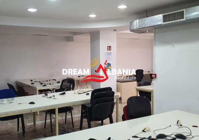 Ambient biznesi me qera 3+1 ne Tirane - 2,500 Euro