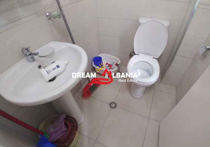 Ambiente Commerciale in Affitto 1+1 a Tirana - 250 Euro