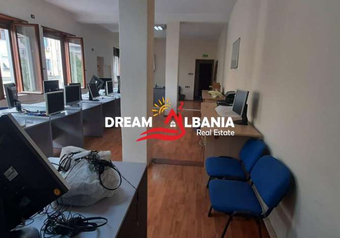Ambient biznesi me qera 3+1 ne Tirane - 500 Euro