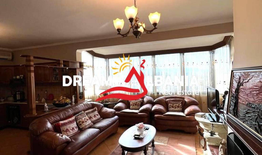 Shtepi ne shitje Apartament ne Tirane, 2+1, Mobilimi E mobiluar, Pagesa 175,000  Euro.