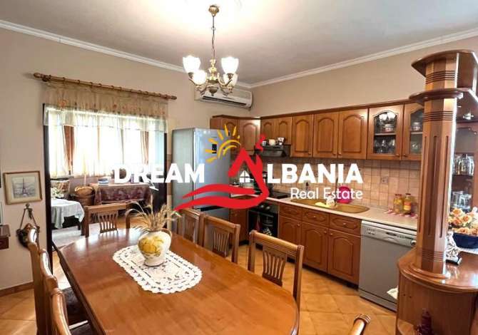 Shtepi ne shitje Apartament ne Tirane, 2+1, Mobilimi E mobiluar, Pagesa 175,000  Euro.