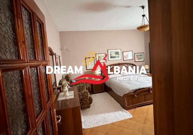 Shtepi ne shitje Apartament ne Tirane, 2+1, Mobilimi E mobiluar, Pagesa 175,000  Euro.