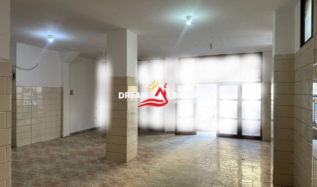 Dyqan ne shitje tek Tregu Elektrik prane Kopeshtit 18 ne Tirane (ID 4171470)